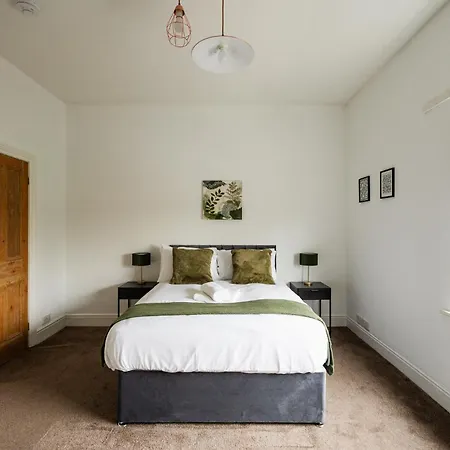 4Br Jubilee House Contractor Stay 7 Guests