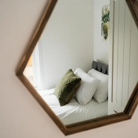 Jubilee House By Horizon * Eston